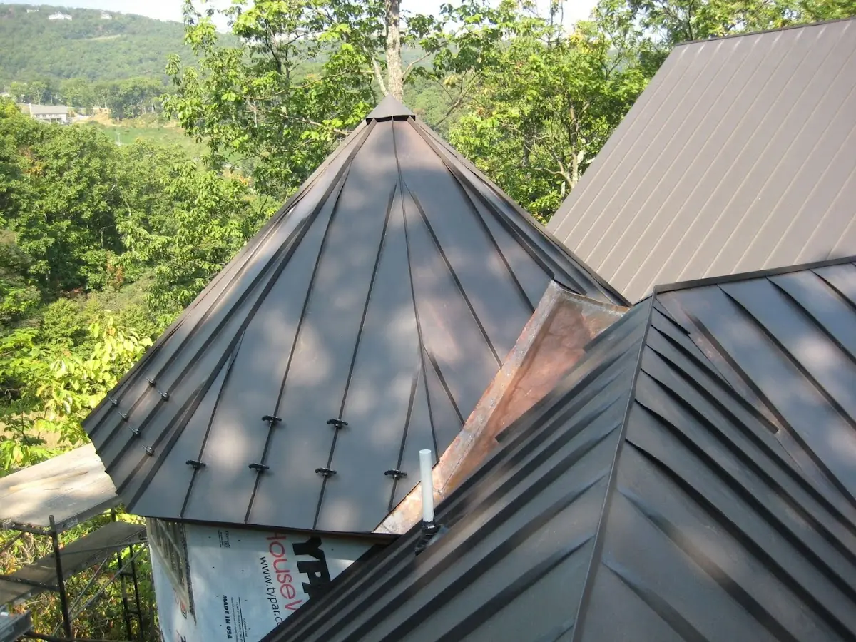 Professional Roof Tarp Installation by Craftsman Roofing in Welby